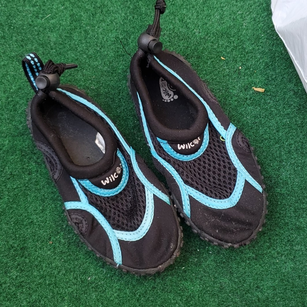 Kids water shoes